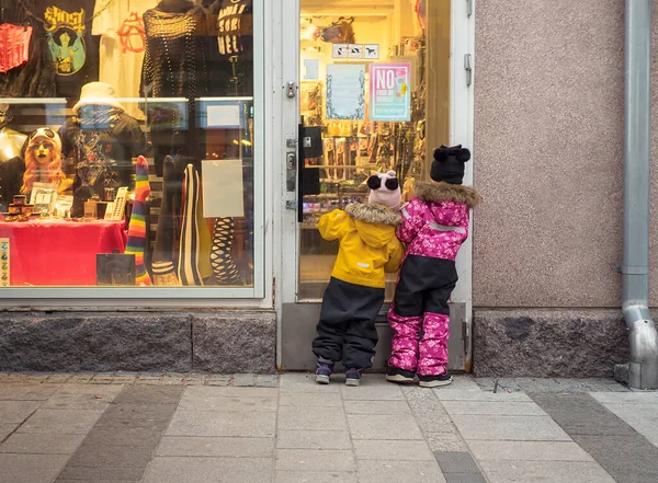 Two Small Girls Very Curious Shop Selling Heavy Metal Merchandice — Stock Photo, Image