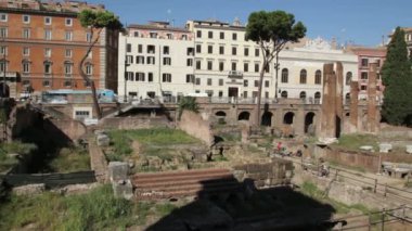 Antik Roma kalıntıları içinde largo argentina