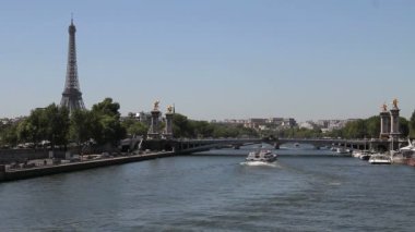 alexandre III Köprüsü, paris ve Eyfel Kulesi