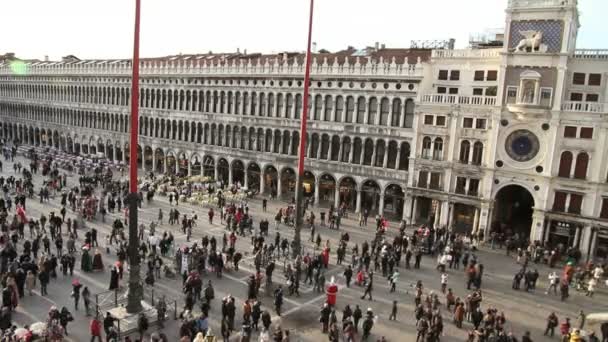 Folk på Markusplassen i Venezia – stockvideo