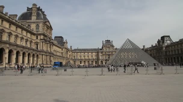 Museu do Louvre — Vídeo de Stock