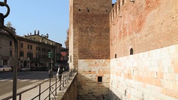 Castillo Vecchio Torre del Reloj en Verona — Vídeo de stock