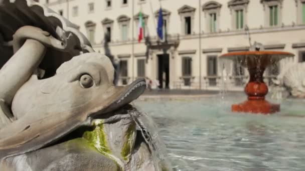 Fuente frente al Palazzo Chigi — Vídeos de Stock