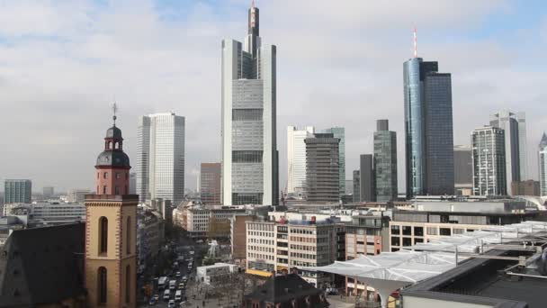 Skyline van de wolkenkrabber in frankfurt — Stockvideo