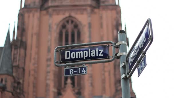 Frankfurt cathedral och domplatz — Stockvideo