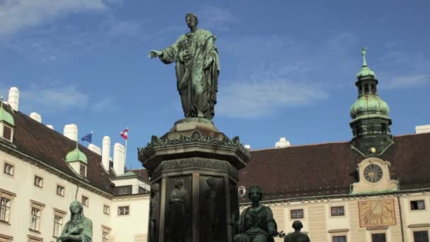 Estatua del emperador Franz — Vídeo de stock