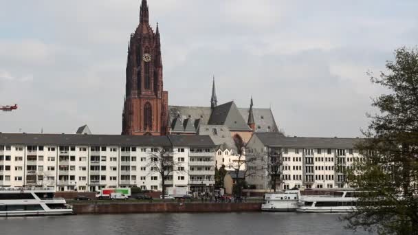 Catedral e rio de Frankfurt — Vídeo de Stock