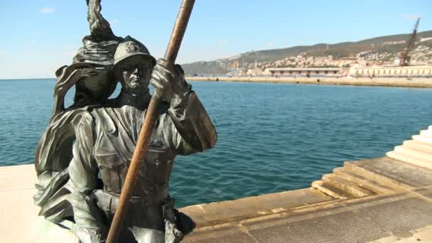 Bersaglieri monument in Trieste — Stock Video