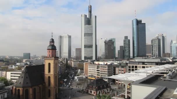 Gökdelen skyline Frankfurt — Stok video