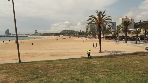 Barcelona beach — Stock video