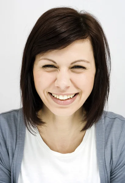 Молодые женщины улыбаются — стоковое фото