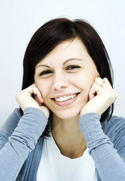 Jonge vrouwen glimlachen — Stockfoto