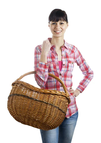 Jolie femme et panier en osier — Photo