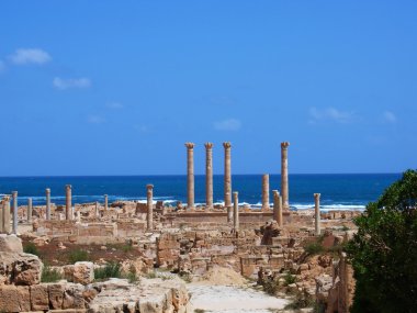 sabratha, libya - kalıntıları colonnade
