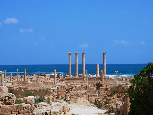 リビア - サブラタの遺跡コロネード ストック写真