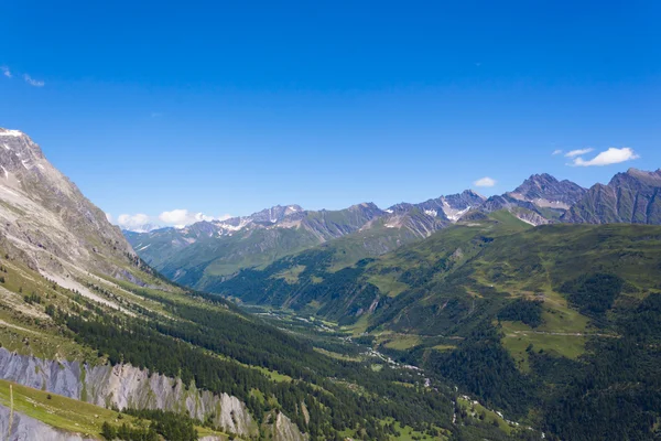 Mount blanc massif - yaz dağ yamaçlarında — Stok fotoğraf