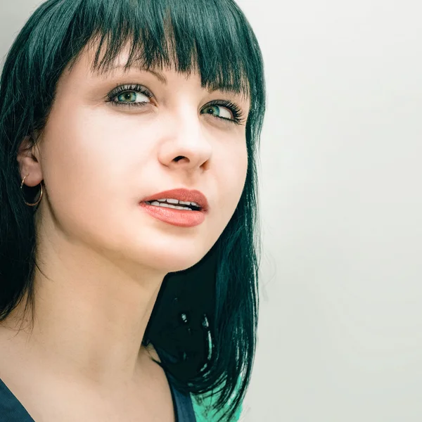 Retrato de uma bela jovem mulher — Fotografia de Stock