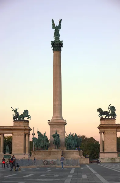 Budapest Magyarország Október Hősök Tere Budapest Egyik Mérföldköve1 — Stock Fotó