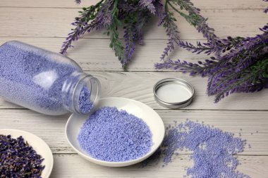 Banyo ve spa için doğal kokulu lavanta taneleri.