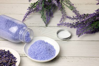 Banyo ve spa için doğal kokulu lavanta taneleri.