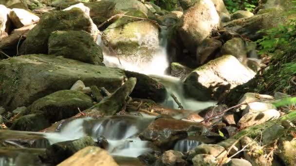 Čas zániku proud vody — Stock video