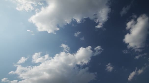 Heldere hemel tijd vervallen wolken — Stockvideo