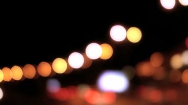 Geceleri şehirde trafik