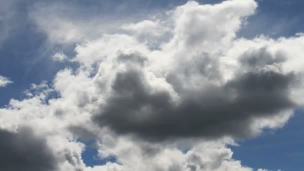 ciel bleu nuages laps de temps 