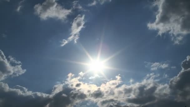 Nuages Time lapse ciel bleu