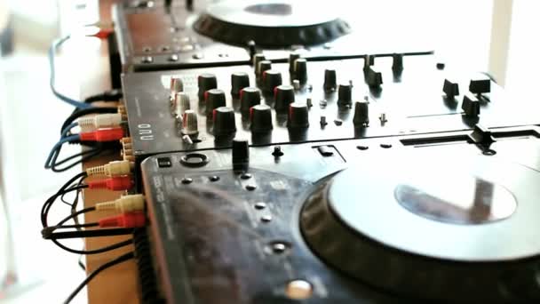 Intrattenimento DJ in una sala privata — Video Stock