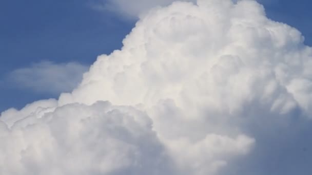 Mavi gökyüzü bulutlar zaman atlamalı — Stok video