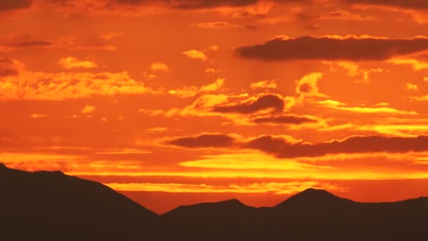 Upływ czasu zachód słońca nad chmury — Wideo stockowe