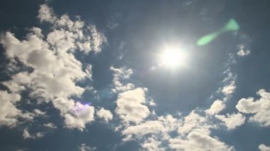 zaman atlamalı mavi gökyüzü