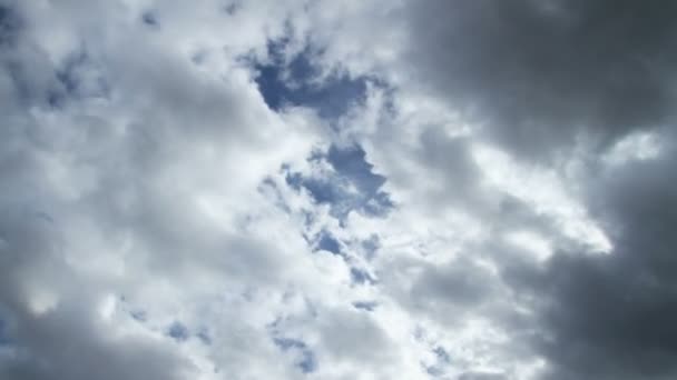 laps de temps dans le ciel bleu 