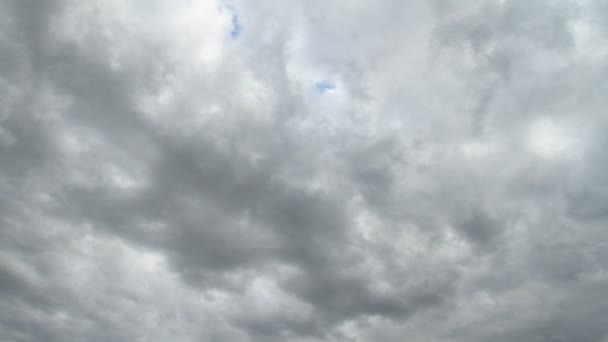 Lapso de tiempo en el cielo azul — Vídeos de Stock