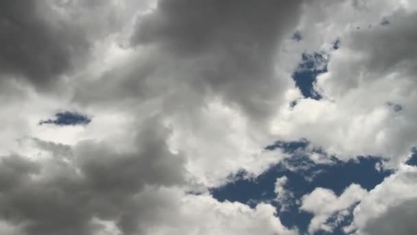 Zeitraffer am klaren Himmel — Stockvideo