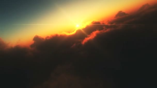 Puesta de sol volar sobre las nubes — Vídeo de stock