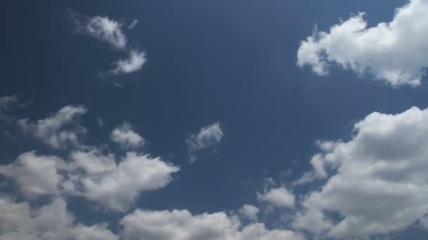 ciel bleu nuages laps de temps 