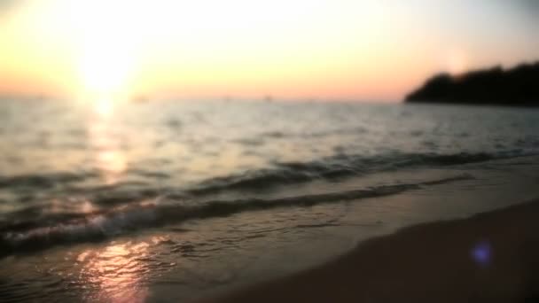 coucher de soleil or mer vague 