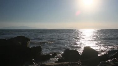 Altın günbatımı deniz dalga