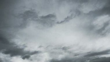 bulutlar karanlık zaman atlamalı