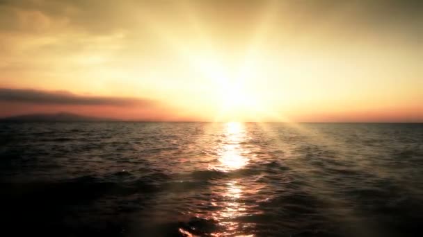 Coucher de soleil or mer vague — Video