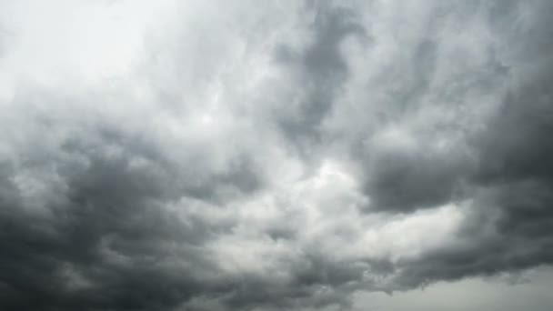 Nuvens tempo escuro lapso — Vídeo de Stock