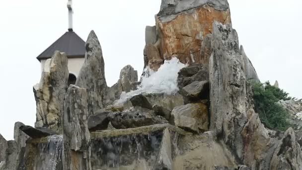 Fuente salpicadura cascada cámara lenta — Vídeos de Stock