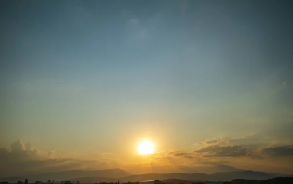 Красивий Золотого Заходу Сонця Небо Пейзаж Природний Фон — стокове фото