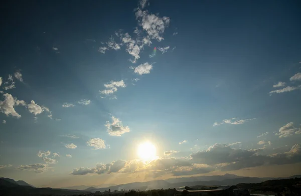 Prachtige Gouden Zonsondergang Hemel Landschap Natuurlijke Achtergrond — Stockfoto