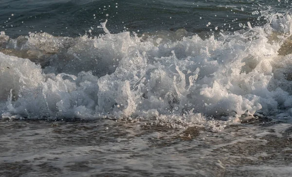 Onda Spruzzi Mare Spiaggia Macro Primo Piano — Foto Stock