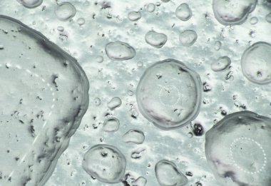 Cam duvara bir damla su damlatın, kapatın.