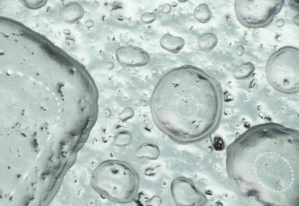 Cam duvara bir damla su damlatın, kapatın.