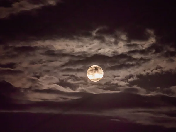 Полная Луна Небе Облаками Пейзаж — стоковое фото